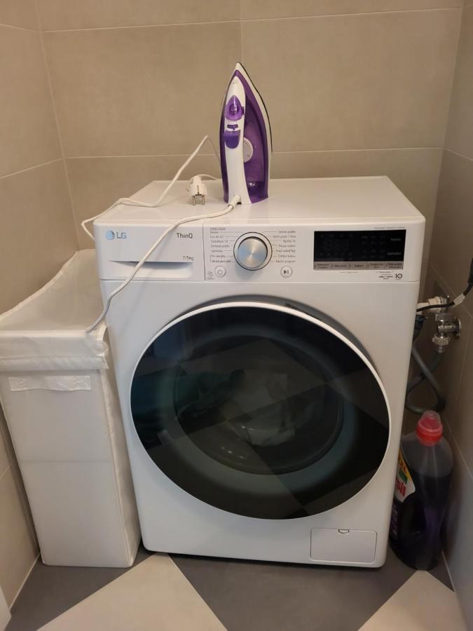 New Apartment In Karlin, Praha 8, Close To Center מראה חיצוני תמונה