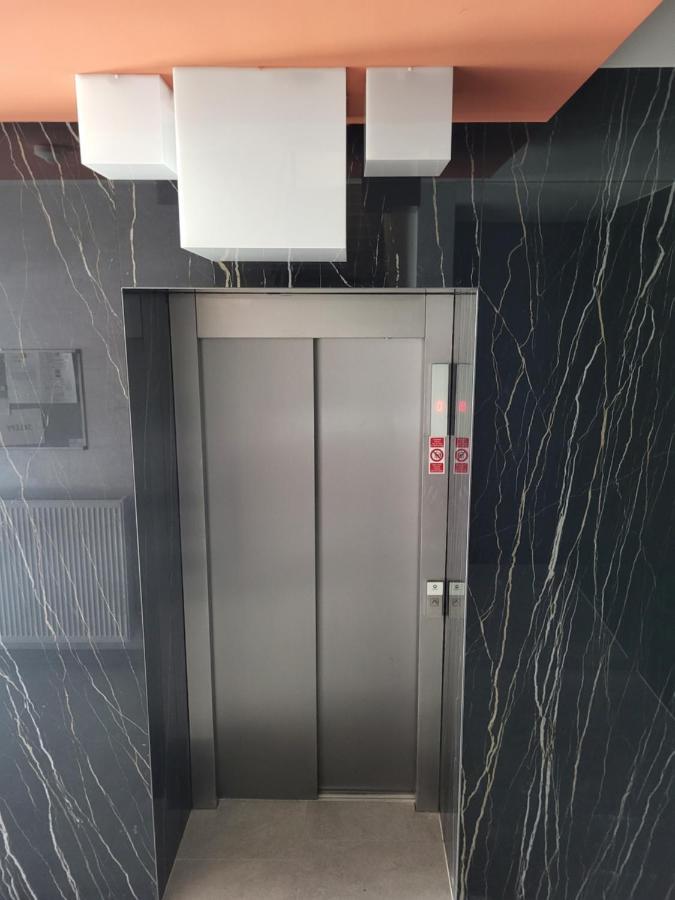 New Apartment In Karlin, Praha 8, Close To Center מראה חיצוני תמונה