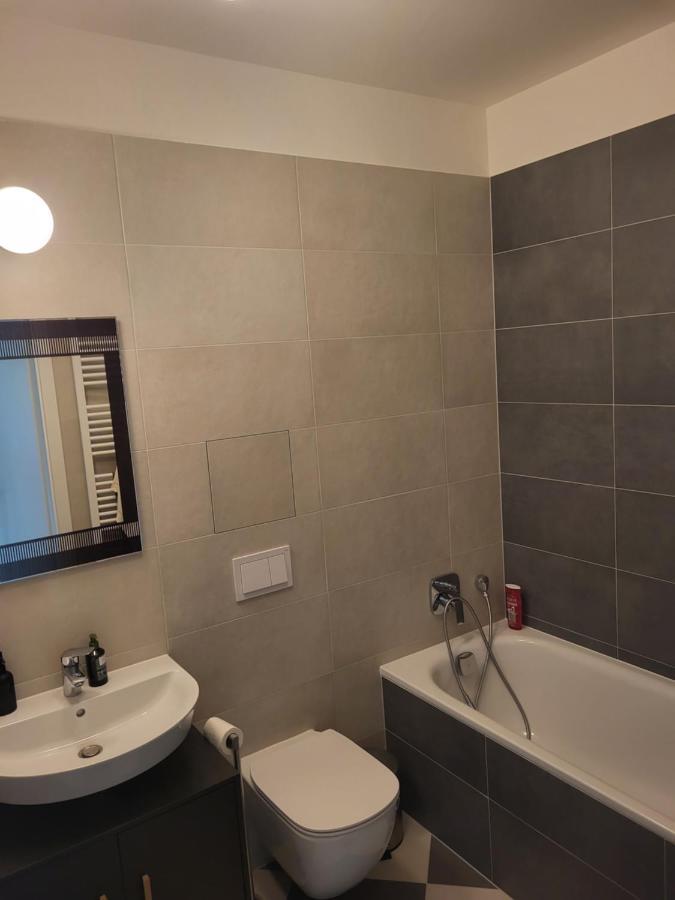 New Apartment In Karlin, Praha 8, Close To Center מראה חיצוני תמונה