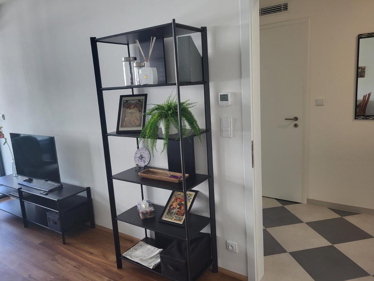 New Apartment In Karlin, Praha 8, Close To Center מראה חיצוני תמונה